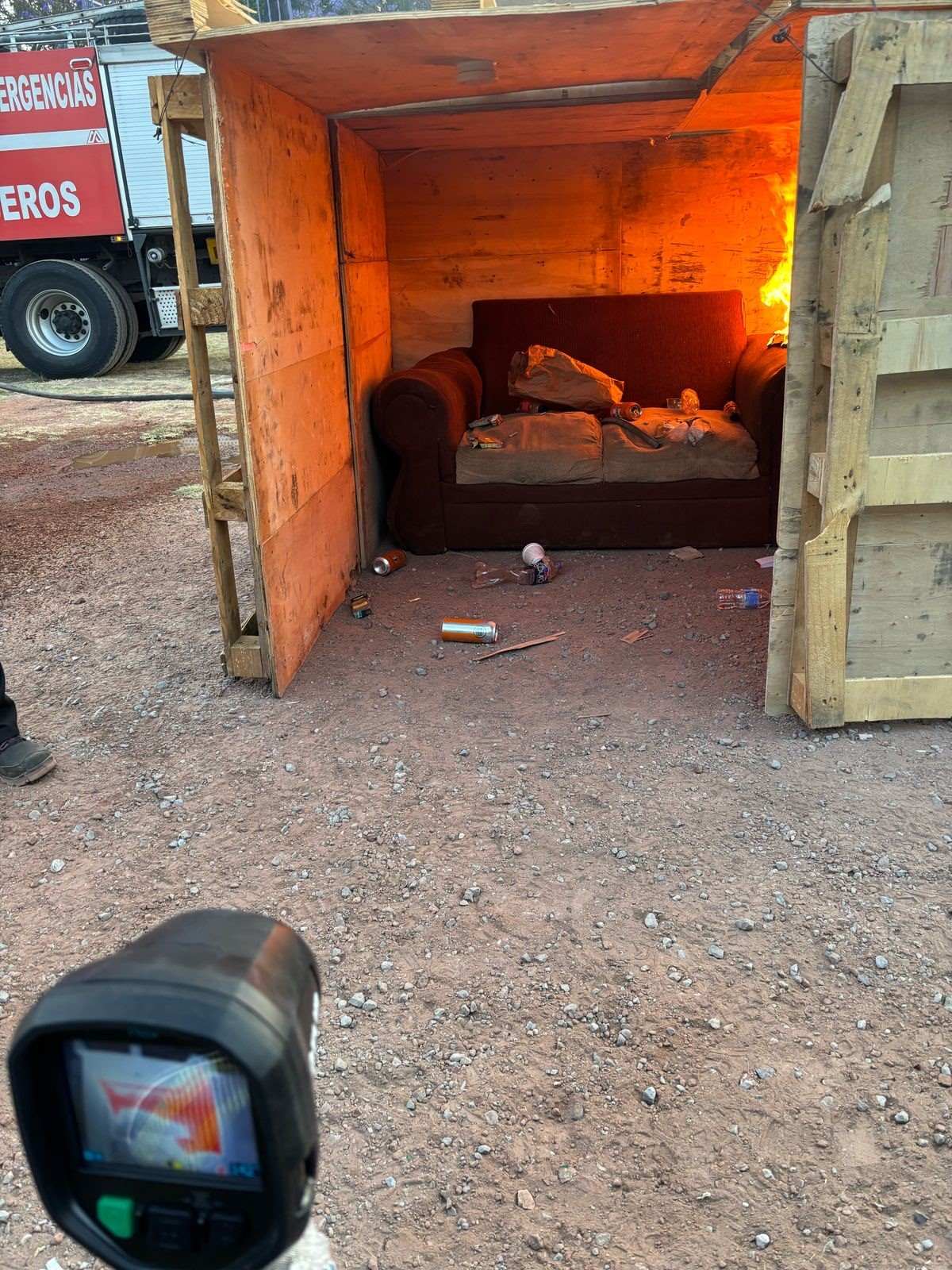 Messicana Donna Vigili del Fuoco 5 ridimensionato.jpg